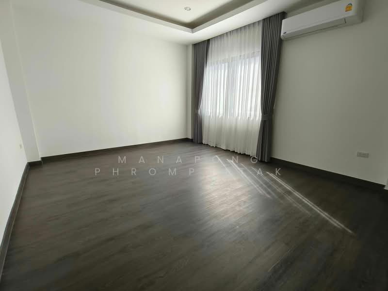 4-BR House, Bangkok, Phra Kanong Nua, Watthana, Bangkok, 4 Bedrooms, 330 sqm, Single Detached House For Sale, by Manapong Phromphitak, 500246563 - DDproperty.com