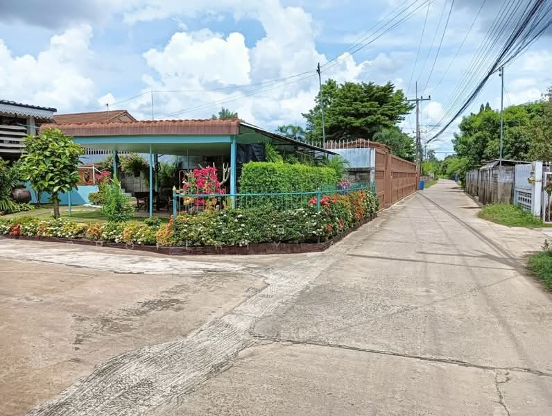 บ้านเดี่ยวพร้อมที่ดินนครสวรรค์ออก นครสวรรค์, Nakhon Sawan, Nakhonsawan Ok, Muang Nakhon Sawan, Nakhon Sawan, 4 Bedrooms, 100 sqm, Single Detached House For Sale, by The Best Property Agent ปัต, 500246576 - DDproperty.com