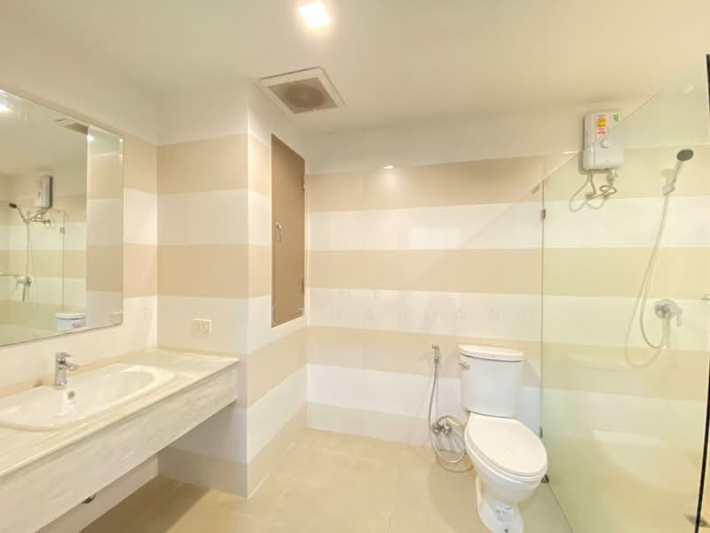 D.S. Tower 1 Sukhumvit 33, Bangkok, Soi Phrom Chit, Khlong Tan Nua, Watthana, Bangkok, 3 Bedrooms, 258 sqm, Condo For Rent, by The Estate(Thailand) Limited, 500246590 - DDproperty.com