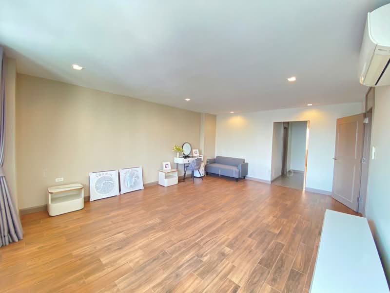 D.S. Tower 1 Sukhumvit 33, Bangkok, Soi Phrom Chit, Khlong Tan Nua, Watthana, Bangkok, 3 Bedrooms, 258 sqm, Condo For Rent, by The Estate(Thailand) Limited, 500246590 - DDproperty.com