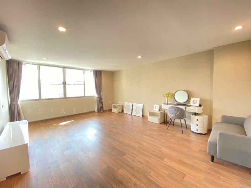 D.S. Tower 1 Sukhumvit 33, Bangkok, Soi Phrom Chit, Khlong Tan Nua, Watthana, Bangkok, 3 Bedrooms, 258 sqm, Condo For Rent, by The Estate(Thailand) Limited, 500246590 - DDproperty.com