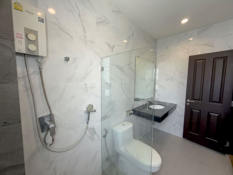 Sirichan Chimphli, Bangkok, Chim Plee, Taling Chan, Bangkok, 4 Bedrooms, 300 sqm, Single Detached House For Sale, by บริษัท เอชแอล แอสเซท จำกัด, 500246602 - DDproperty.com