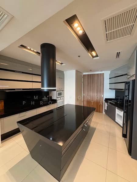 The Lakes, Bangkok, 123 Ratchadaphisek Road, Khlong Toei, Khlong Toei, Bangkok, 2 Bedrooms, 173 sqm, Condo For Rent, by Manapong Phromphitak, 500246627 - DDproperty.com