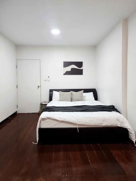 บ้าน 6-ห้องนอน, กรุงเทพ, ห้วยขวาง, ห้วยขวาง, กรุงเทพ, 300 ตร.ม., บ้านเดี่ยว ให้เช่า, โดย Vinai  Wattana, 500246676 - DDproperty.com