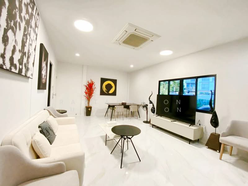 The City Pattanakarn, Bangkok, On Nut Road, Prawet, Prawet, Bangkok, 8 Bedrooms, 400 sqm, Single Detached House For Rent, by Rattanaphon Yungprakhon, 500246683 - DDproperty.com