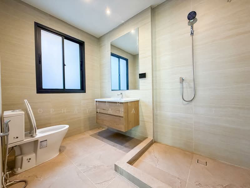 Laddarom Pinklao-Kanchanapisek, Nonthaburi, Kanchanaphisek Road, Bang Muang, Bang Yai, Nonthaburi, 4 Bedrooms, 220 sqm, Single Detached House For Sale, by Cherlin  Lophattarakulsart, 500246734 - DDproperty.com