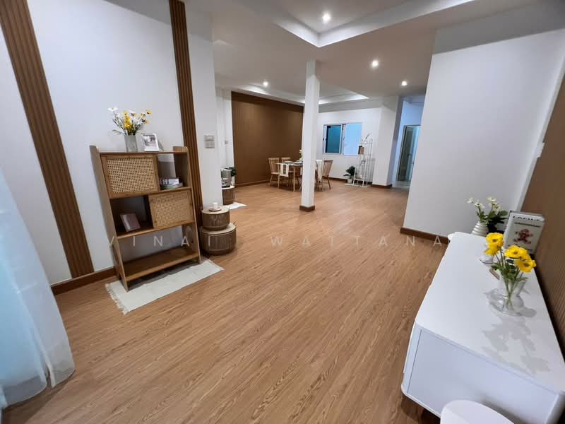 3-BR Townhouse, Bangkok, Bang Khun Sri, Bangkok Noi, Bangkok, 3 Bedrooms, 90 sqm, Townhouse For Sale, by Vinai  Wattana, 500246784 - DDproperty.com