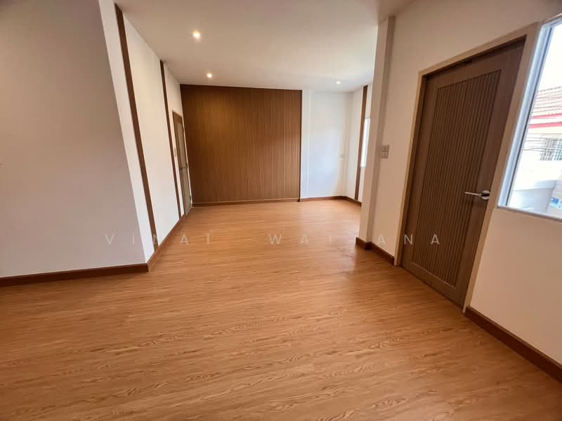 3-BR Townhouse, Bangkok, Bang Khun Sri, Bangkok Noi, Bangkok, 3 Bedrooms, 90 sqm, Townhouse For Sale, by Vinai  Wattana, 500246784 - DDproperty.com