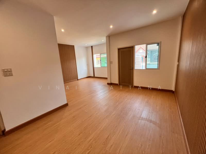 3-BR Townhouse, Bangkok, Bang Khun Sri, Bangkok Noi, Bangkok, 3 Bedrooms, 90 sqm, Townhouse For Sale, by Vinai  Wattana, 500246784 - DDproperty.com