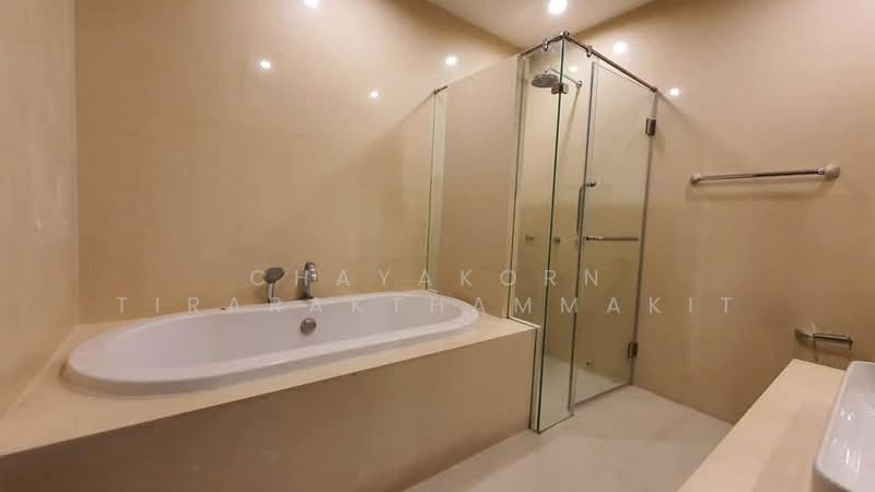 The Madison, Bangkok, Sukhumvit 41, Khlong Tan Nua, Watthana, Bangkok, 2 Bedrooms, 150 sqm, Condo For Rent, by Chayakorn Tirarakthammakit, 500246786 - DDproperty.com
