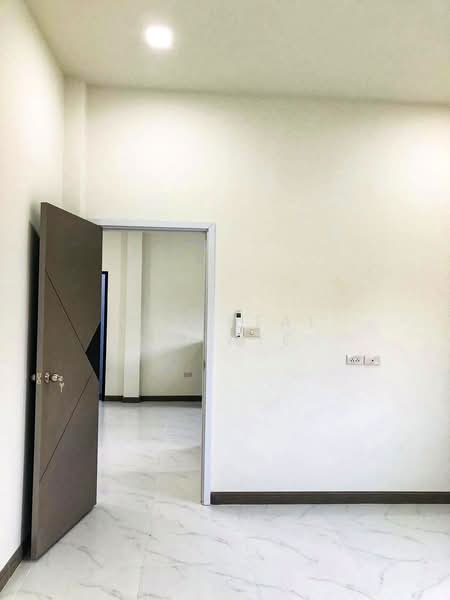 3 Bedroom House for Sale in East Pattaya, Chon Buri (Pattaya), Bang Lamung, Bang Lamung (Pattaya), Chon Buri (Pattaya), 3 Bedrooms, 125 sqm, Single Detached House For Sale, by PLC real estate, 500246849 - DDproperty.com