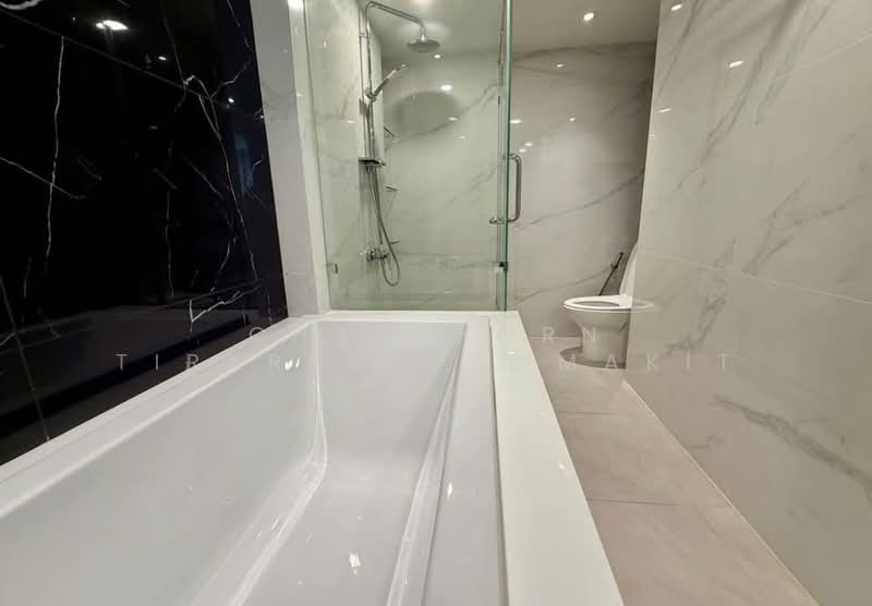 President Park Sukhumvit 24, Bangkok, 99 Sukhumvit 24 Alley, Khlongtoei Nua, Watthana, Bangkok, 3 Bedrooms, 223 sqm, Condo For Rent, by Chayakorn Tirarakthammakit, 500246856 - DDproperty.com