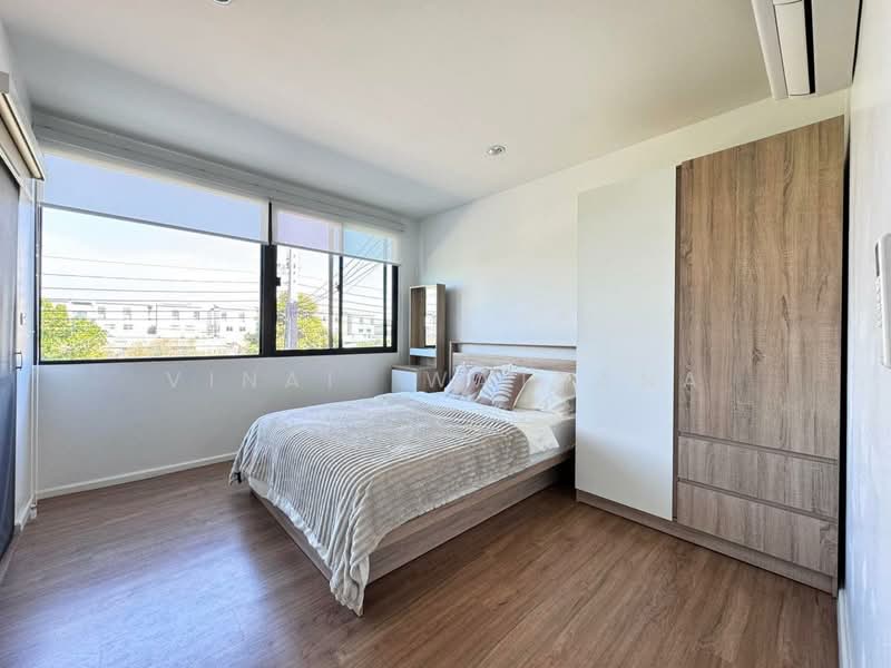 Baan Klang Muang Rama 9-Krungthep Kreetha, Bangkok, Soi Kanchanaphisek 23, Saphan Sung, Saphan Sung, Bangkok, 3 Bedrooms, 152 sqm, Townhouse For Rent, by Vinai  Wattana, 500246960 - DDproperty.com