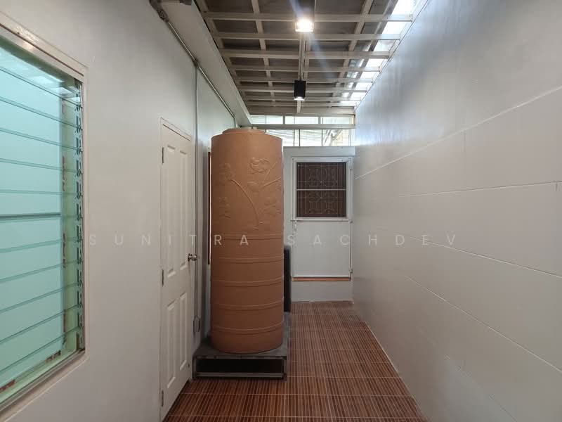 หมู่บ้านรุ่งเจริญ1 อุดมสุข51, Bangkok, Bang Chak, Phra Khanong, Bangkok, 2 Bedrooms, 110 sqm, Townhouse For Rent, by Sunitra Sachdev, 500246979 - DDproperty.com