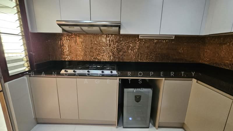 G.P. Grande Tower, Bangkok, 55 Sukhumvit 23, Khlongtoei Nua, Watthana, Bangkok, 3 Bedrooms, 360 sqm, Condo For Rent, by BANGKOK PROPERTY AGENTS, 500247018 - DDproperty.com