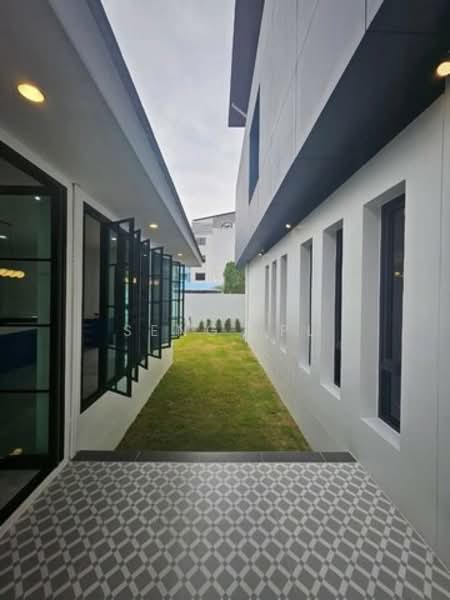 ให้เช่า ขายบ้านเดี่ยว 3 ชั้น Luxuly Pool villa ทำเลสุขุมวิท 62 ใกล้ BTS บางจาก, กรุงเทพ, บางจาก, พระโขนง, กรุงเทพ, 700 ตร.ม., บ้านเดี่ยว ให้เช่า, โดย Seng .PL, 500247034 - DDproperty.com