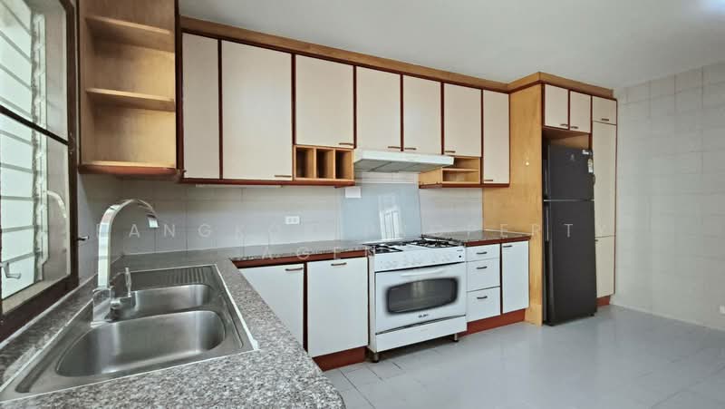 Govind Tower, Bangkok, Soi Sukhumvit 19, Khlongtoei Nua, Watthana, Bangkok, 3 Bedrooms, 360 sqm, Condo For Rent, by BANGKOK PROPERTY AGENTS, 500247047 - DDproperty.com