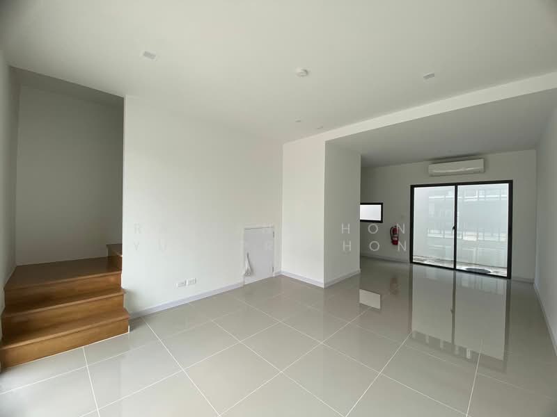 undefined, Bangkok, Thab Yao, Lat Krabang, Bangkok, 3 Bedrooms, 204 sqm, Townhouse For Rent, by Rattanaphon Yungprakhon, 500247084 - DDproperty.com