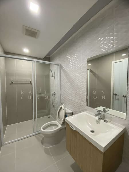 undefined, Bangkok, Thab Yao, Lat Krabang, Bangkok, 3 Bedrooms, 204 sqm, Townhouse For Rent, by Rattanaphon Yungprakhon, 500247084 - DDproperty.com