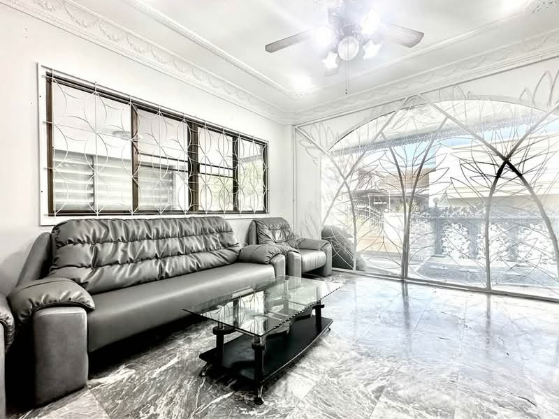 7-BR House, Bangkok, Chim Plee, Taling Chan, Bangkok, 7 Bedrooms, 900 sqm, Single Detached House For Rent, by Rattanaphon Yungprakhon, 500247098 - DDproperty.com