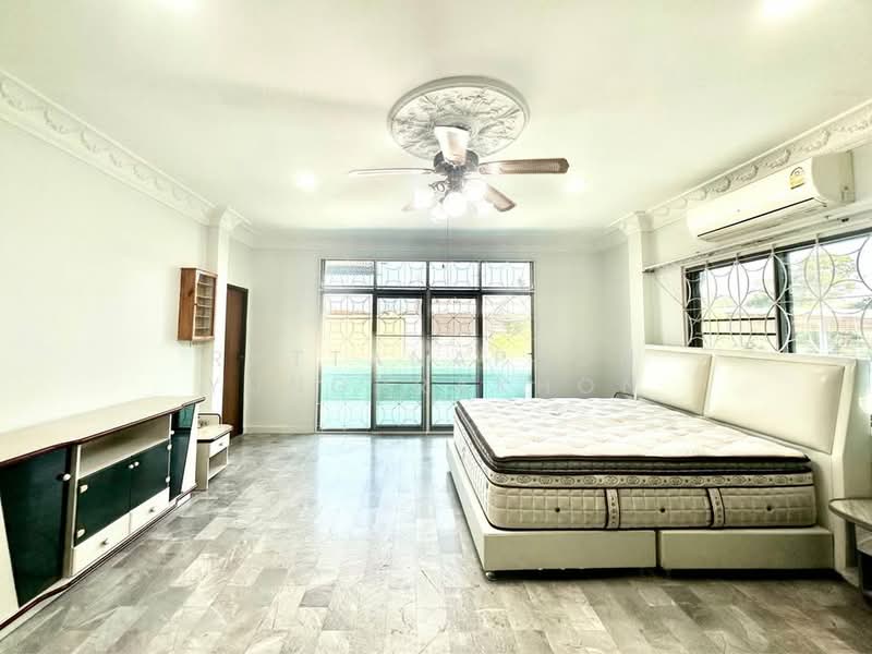 7-BR House, Bangkok, Chim Plee, Taling Chan, Bangkok, 7 Bedrooms, 900 sqm, Single Detached House For Rent, by Rattanaphon Yungprakhon, 500247098 - DDproperty.com