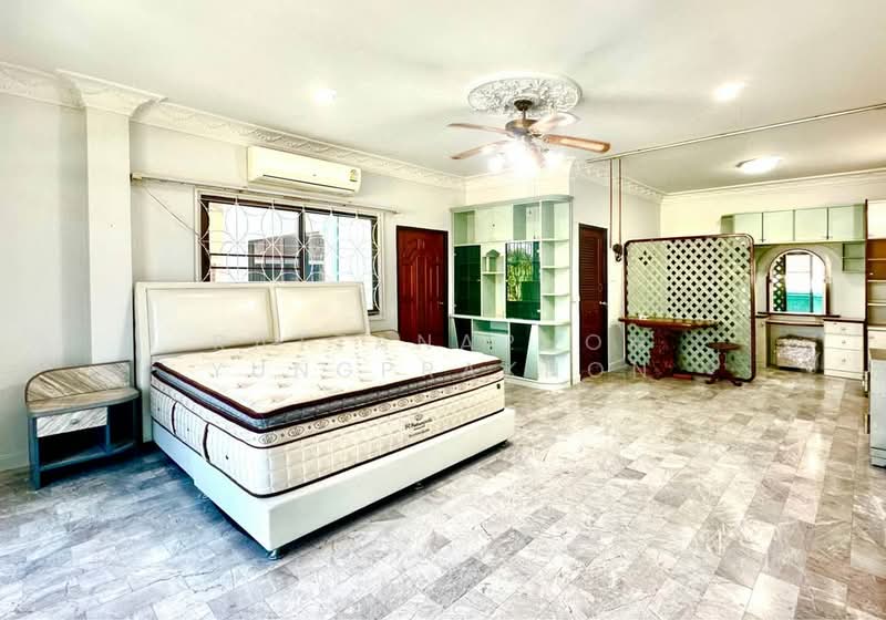 7-BR House, Bangkok, Chim Plee, Taling Chan, Bangkok, 7 Bedrooms, 900 sqm, Single Detached House For Rent, by Rattanaphon Yungprakhon, 500247098 - DDproperty.com
