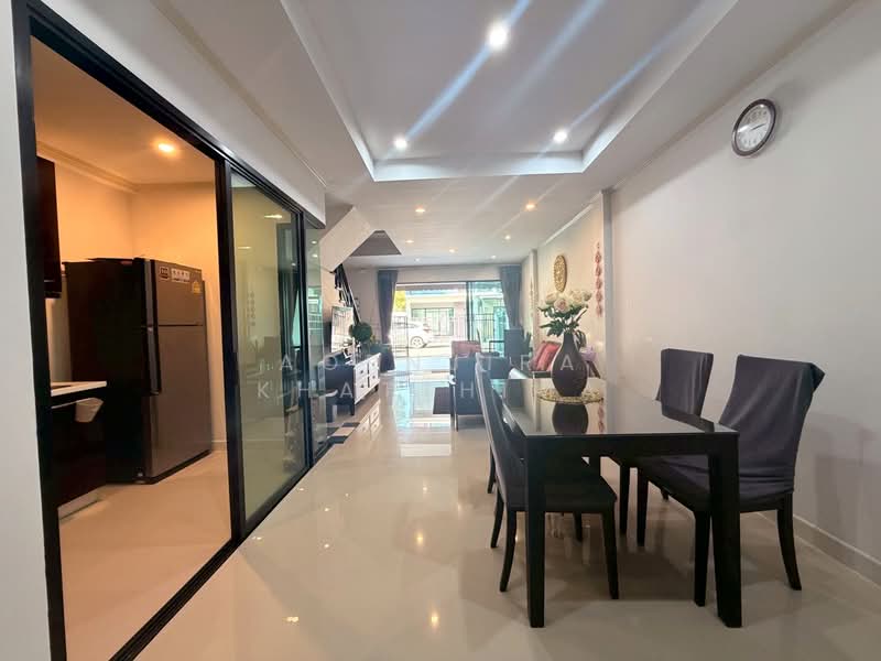 R0941 | 3-Storey Townhome for Rent, Pa Daet Area, 4 Bedrooms, 4 minutes to Central Airport, Chiang Mai, Pa Daet, Muang Chiang Mai, Chiang Mai, 4 Bedrooms, 177 sqm, Townhouse For Rent, by Aornjira Khatthima, 500247103 - DDproperty.com