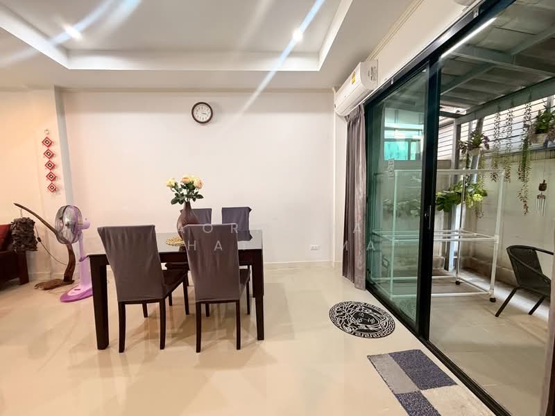 R0941 | 3-Storey Townhome for Rent, Pa Daet Area, 4 Bedrooms, 4 minutes to Central Airport, Chiang Mai, Pa Daet, Muang Chiang Mai, Chiang Mai, 4 Bedrooms, 177 sqm, Townhouse For Rent, by Aornjira Khatthima, 500247103 - DDproperty.com