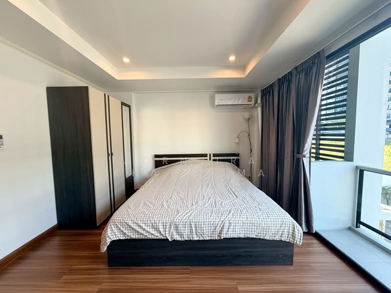 R0941 | 3-Storey Townhome for Rent, Pa Daet Area, 4 Bedrooms, 4 minutes to Central Airport, Chiang Mai, Pa Daet, Muang Chiang Mai, Chiang Mai, 4 Bedrooms, 177 sqm, Townhouse For Rent, by Aornjira Khatthima, 500247103 - DDproperty.com