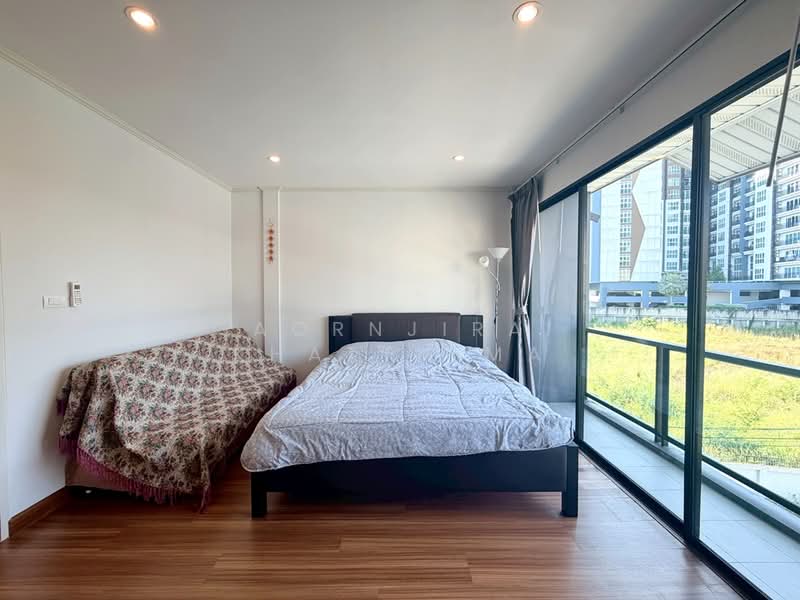 R0941 | 3-Storey Townhome for Rent, Pa Daet Area, 4 Bedrooms, 4 minutes to Central Airport, Chiang Mai, Pa Daet, Muang Chiang Mai, Chiang Mai, 4 Bedrooms, 177 sqm, Townhouse For Rent, by Aornjira Khatthima, 500247103 - DDproperty.com