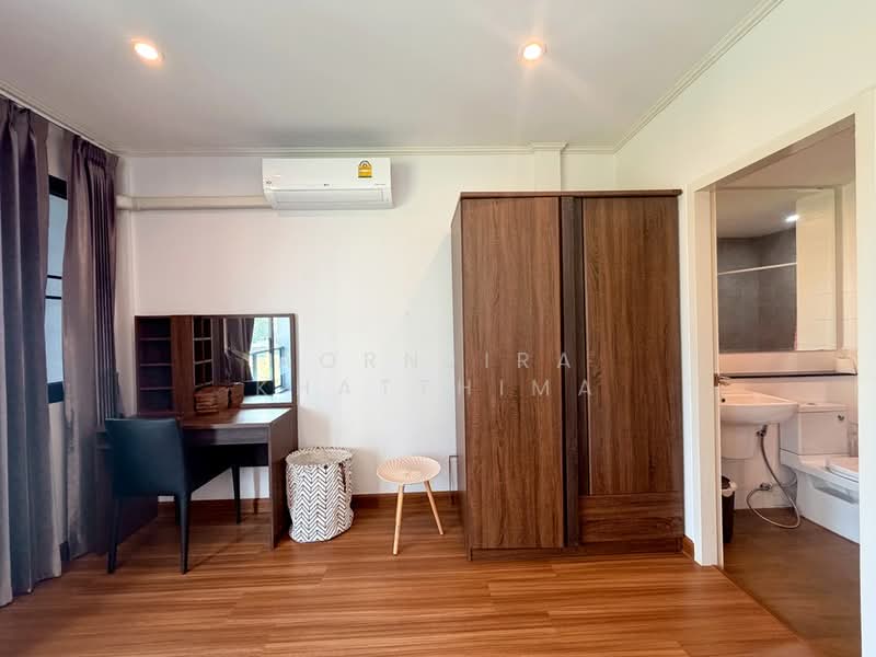 ให้เช่า - R0941 | ให้เช่าทาวน์โฮม 3 ชั้น ทำเลป่าแดด 4 ห้องนอน, 4 นาที จากเซ็นทรัลแอร์พอร์ต, เชียงใหม่