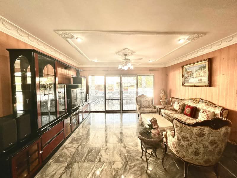 7-BR House, Bangkok, Chim Plee, Taling Chan, Bangkok, 7 Bedrooms, 900 sqm, Single Detached House For Rent, by Tarit Chinsomboon, 500247119 - DDproperty.com