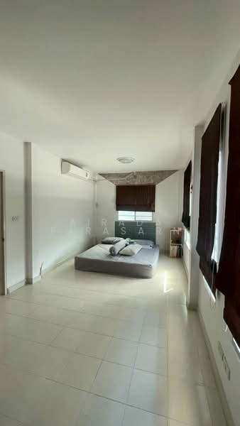 Phromphat 1 Village, Bangkok, Sam Wa Tawan Tok, Khlong Sam Wa, Bangkok, 3 Bedrooms, 235 sqm, Single Detached House For Sale, by Airada Parasarn, 500247148 - DDproperty.com