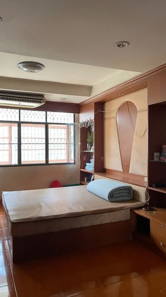 ขายอาคารพาณิชย์3.5 ชั้น ทัศนีย์นิเวศน์2 ประชาอุทิศ 123 ราคาถูก, Bangkok, Thung Khru, Thung Khru, Bangkok, , 200 sqm, Shophouse For Sale, by เรียลตี้ วัน, 500247165 - DDproperty.com