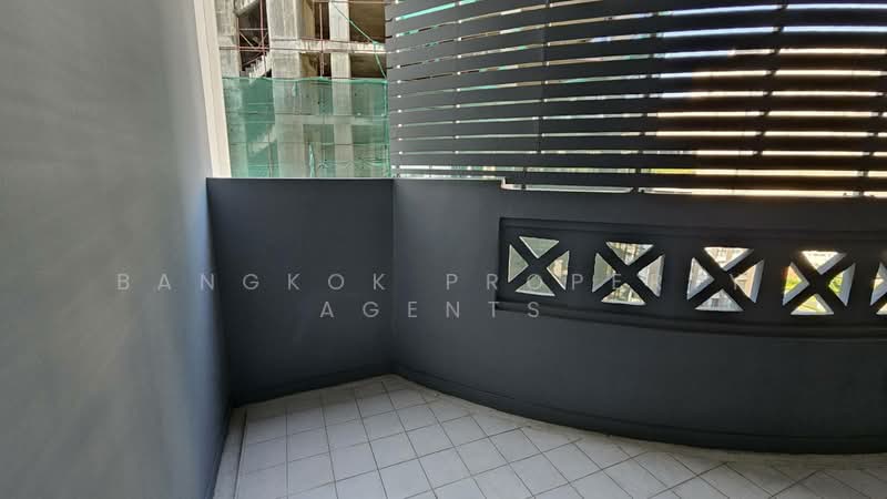 Raj Mansion, Bangkok, 31-33 Soi Sukhumvit 20, Khlong Toei, Khlong Toei, Bangkok, 4 Bedrooms, 360 sqm, Condo For Rent, by BANGKOK PROPERTY AGENTS, 500247175 - DDproperty.com