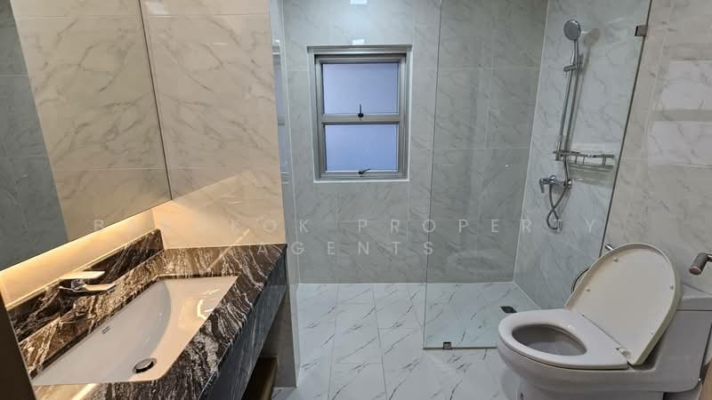 Raj Mansion, Bangkok, 31-33 Soi Sukhumvit 20, Khlong Toei, Khlong Toei, Bangkok, 4 Bedrooms, 360 sqm, Condo For Rent, by BANGKOK PROPERTY AGENTS, 500247175 - DDproperty.com