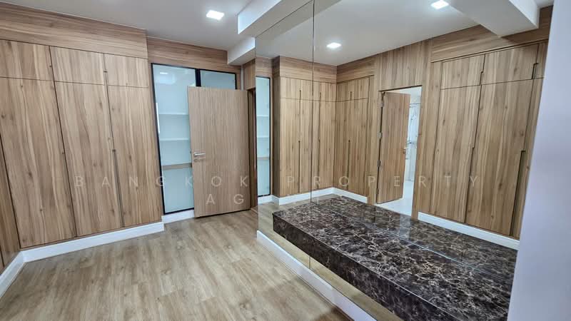 Raj Mansion, Bangkok, 31-33 Soi Sukhumvit 20, Khlong Toei, Khlong Toei, Bangkok, 4 Bedrooms, 360 sqm, Condo For Rent, by BANGKOK PROPERTY AGENTS, 500247175 - DDproperty.com