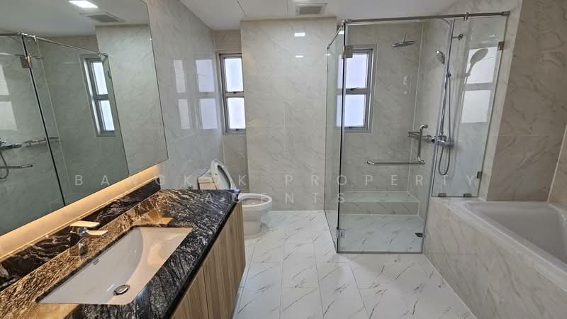 Raj Mansion, Bangkok, 31-33 Soi Sukhumvit 20, Khlong Toei, Khlong Toei, Bangkok, 4 Bedrooms, 360 sqm, Condo For Rent, by BANGKOK PROPERTY AGENTS, 500247175 - DDproperty.com