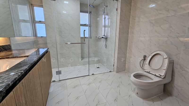 Raj Mansion, Bangkok, 31-33 Soi Sukhumvit 20, Khlong Toei, Khlong Toei, Bangkok, 4 Bedrooms, 360 sqm, Condo For Rent, by BANGKOK PROPERTY AGENTS, 500247175 - DDproperty.com