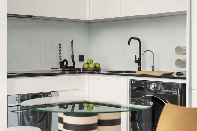 Tait Sathorn 12, Bangkok, Soi Sathorn 12, Sathorn Road, Silom, Bang Rak, Bangkok, 1 Bedroom, 40 sqm, Condo For Rent, by Chayakorn Tirarakthammakit, 500247179 - DDproperty.com