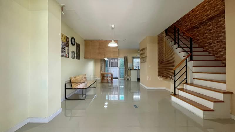 For Sale - 3-BR Townhouse, Bangkok