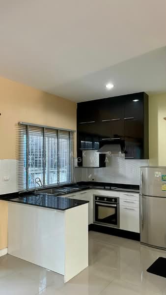 For Sale - 3-BR Townhouse, Bangkok