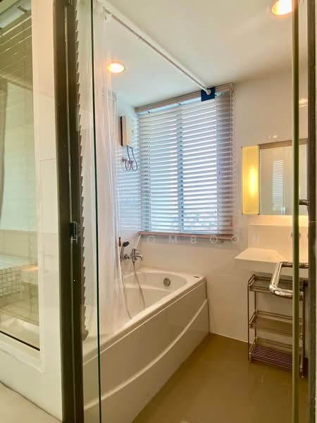 Rhythm Ratchada, Bangkok, 558 Ratchadaphisek Road, Samsen Nok, Huai Khwang, Bangkok, 1 Bedroom, 72 sqm, Condo For Rent, by Tarit Chinsomboon, 500247209 - DDproperty.com