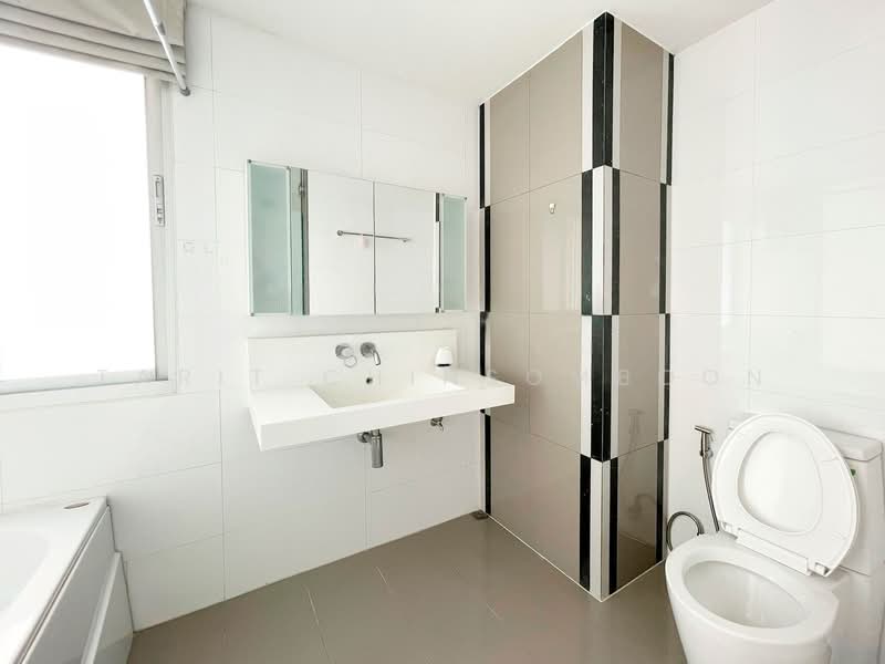 Rhythm Ratchada, Bangkok, 558 Ratchadaphisek Road, Samsen Nok, Huai Khwang, Bangkok, 2 Bedrooms, 72 sqm, Condo For Rent, by Tarit Chinsomboon, 500247256 - DDproperty.com