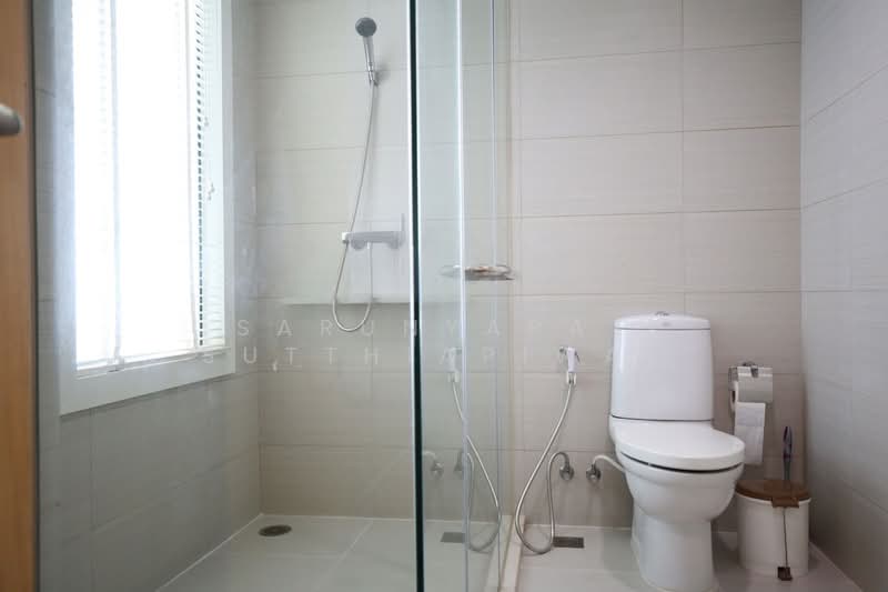 Siri At Sukhumvit, Bangkok, 902 Sukhumvit Road, Phra Kanong, Khlong Toei, Bangkok, 2 Bedrooms, 74 sqm, Condo For Rent, by Sarunyarat Sutthiapiwat, 500247350 - DDproperty.com