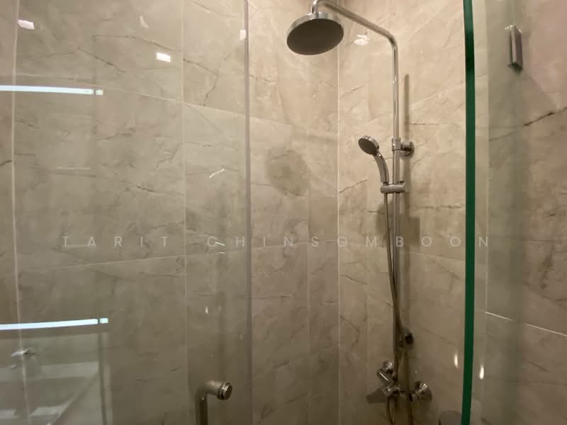 Noble Around Sukhumvit 33, Bangkok, 17 Soi Sukhumvit 33, Khlong Tan Nua, Watthana, Bangkok, 2 Bedrooms, 55 sqm, Condo For Sale, by Tarit Chinsomboon, 500247393 - DDproperty.com