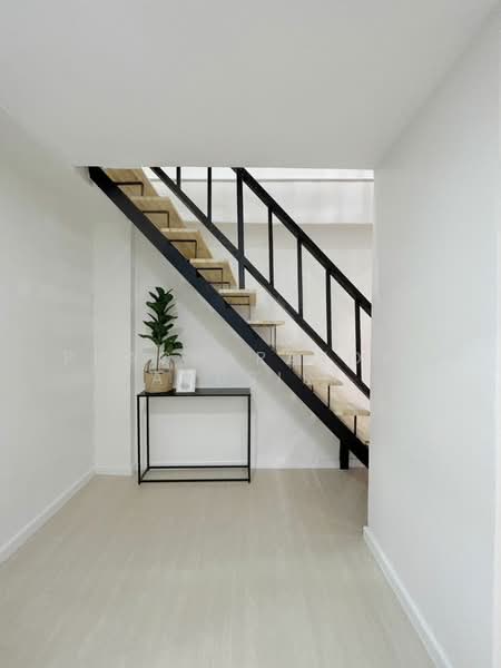 Eastwood Park, Bangkok, On Nut 36 Alley, Suan Luang, Suan Luang, Bangkok, 2 Bedrooms, 100 sqm, Condo For Sale, by Phacharakorn Anusiri, 500247465 - DDproperty.com