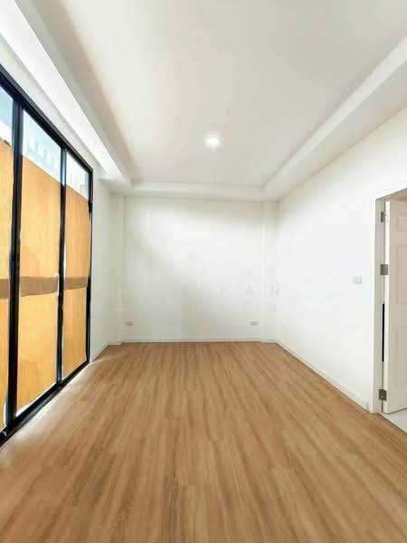 3-BR Townhouse, Bangkok, Talat Bang Khen, Lak Si, Bangkok, 3 Bedrooms, 174 sqm, Townhouse For Sale, by Pornpan Chantharakasemchai, 500247487 - DDproperty.com