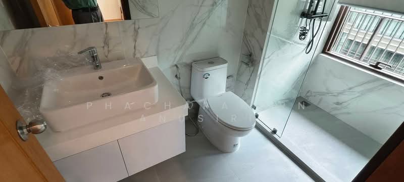 The Emporio Place, Bangkok, 93 Soi Sukhumvit 24, Sukhumvit Road, Khong Tan, Khlong Toei, Bangkok, 2 Bedrooms, 101 sqm, Condo For Rent, by Phacharakorn Anusiri, 500247507 - DDproperty.com