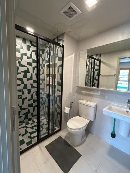 The Base Sukhumvit 50, Bangkok, Soi Roem Charoen 1, Sukhumvit 50 Road, Phra Kanong, Khlong Toei, Bangkok, 1 Bedroom, 42 sqm, Condo For Sale, by Sarunyarat Sutthiapiwat, 500247520 - DDproperty.com